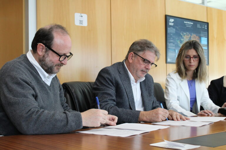 Santa Fe y Conicet firmaron convenio de Asistencia para el archivo Birri