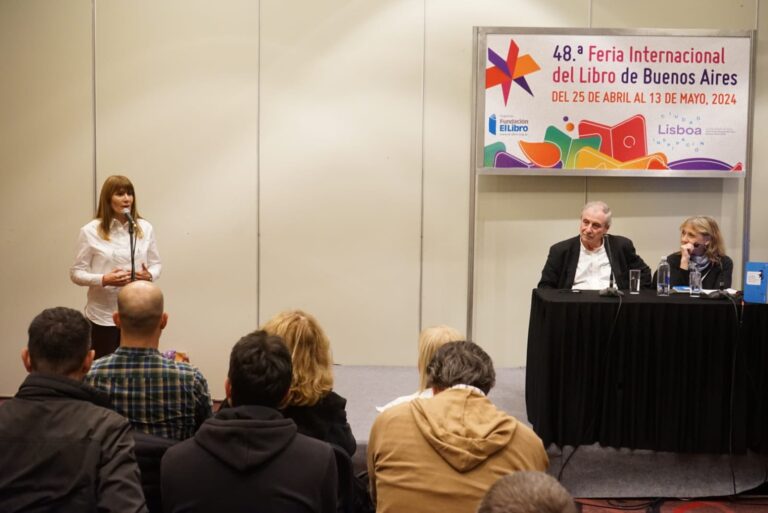 La ministra de Cultura encabezó el Día de Santa Fe en la Feria Internacional de Libro