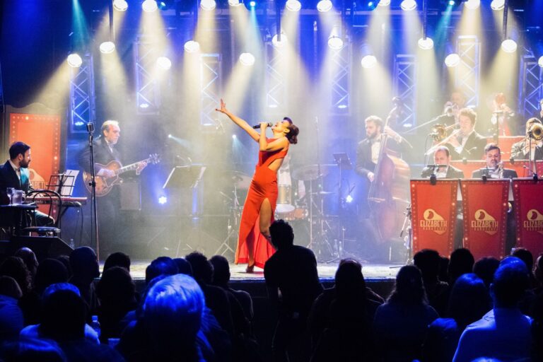 Llega a Ciudad Cultural Lavardén Elizabeth Karayekov y su Big Band