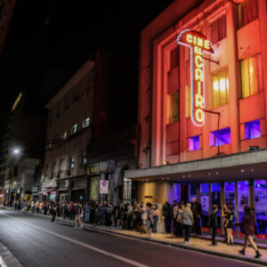 Con brindis y una comedia dramática, El Cairo comenzó a festejar sus 15 años como Cine Público