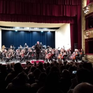 Logioia Orbe condujo otro exitoso concierto de la Sinfónica santafesina