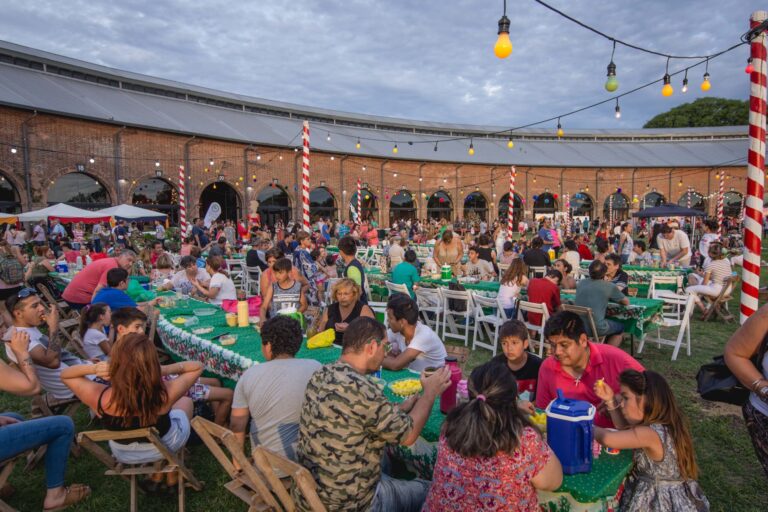 «Yo vi tu corazón»: despedida de año con cena a la canasta en La Redonda