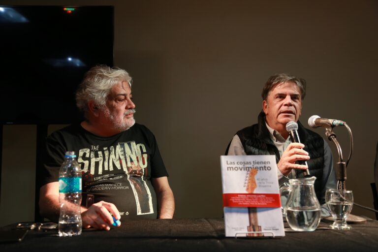 La provincia acompañó la presentación de un libro sobre la trova rosarina en la Feria del Libro