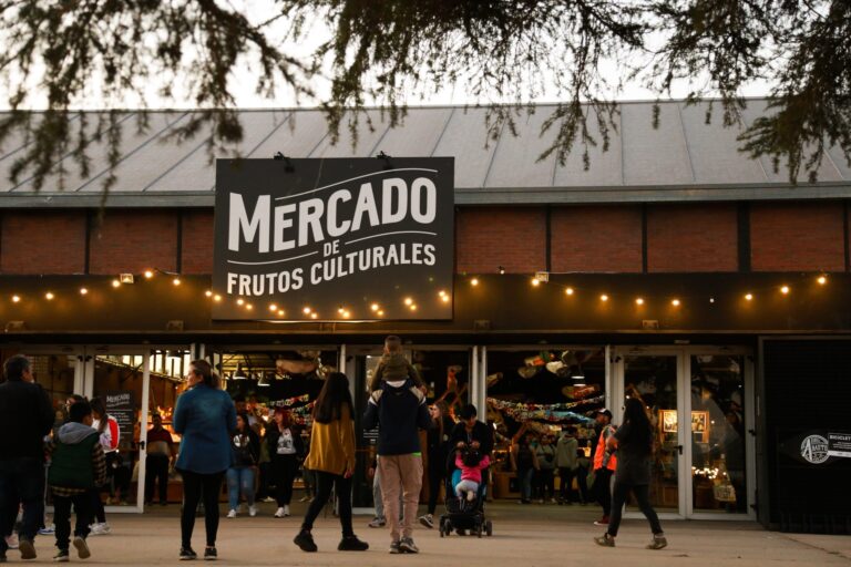 El Mercado de Frutos Culturales anuncia 22 nuevos puestos