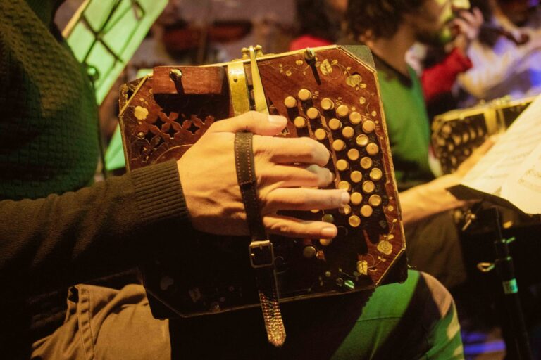 Música y baile en los escenarios de Plataforma Lavardén
