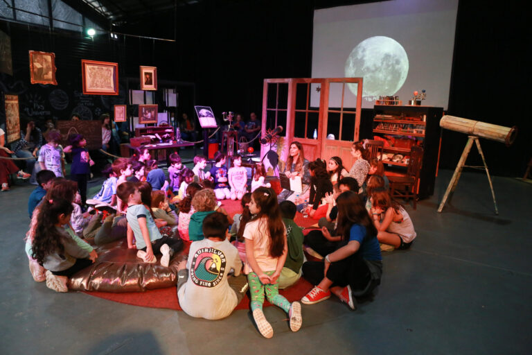Planetario Móvil para grandes y chicos