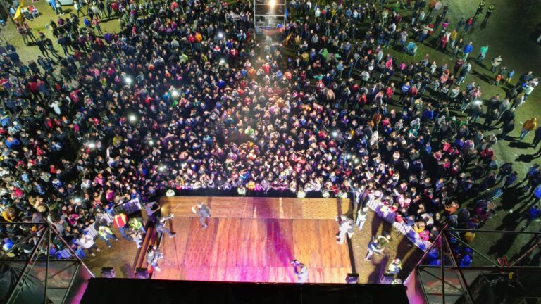 “Santa Fe en tu corazón” acompañó la “Fiesta del Salado con gran éxito de público en Tostado