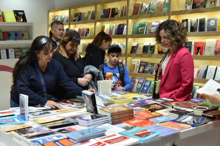 La producción editorial santafesina en la Feria Internacional del Libro de Buenos Aires