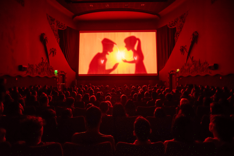 La primera promoción de la Enerc, sede Rosario, estrenó sus obras en Cine El Cairo