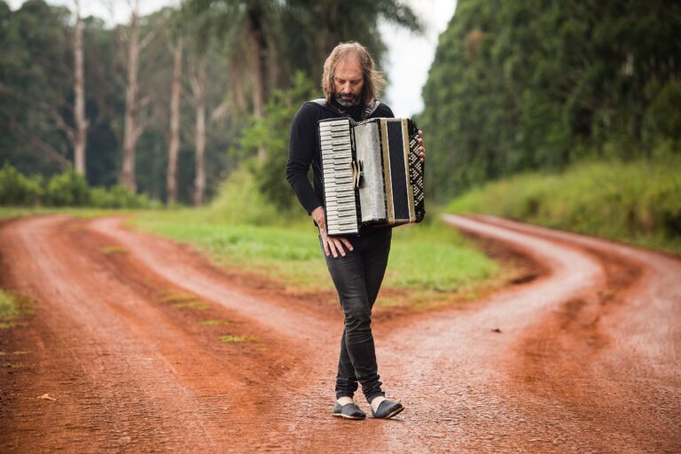 El Chango y su celebración musical
