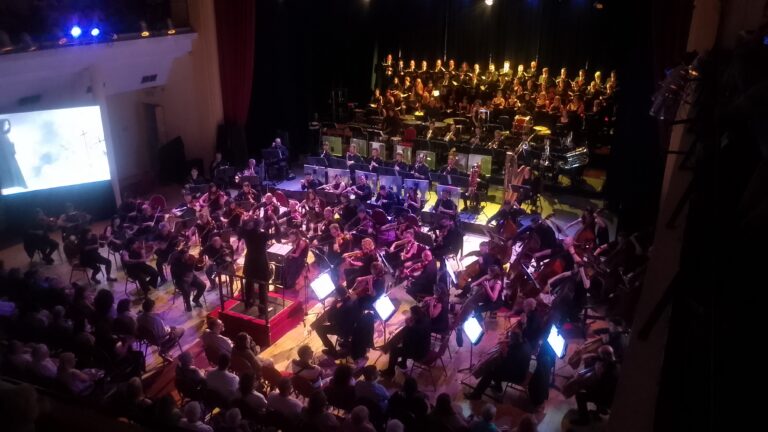 La Sinfónica de Santa Fe y el Coro Polifónico provincial compartieron un gran cierre de temporada