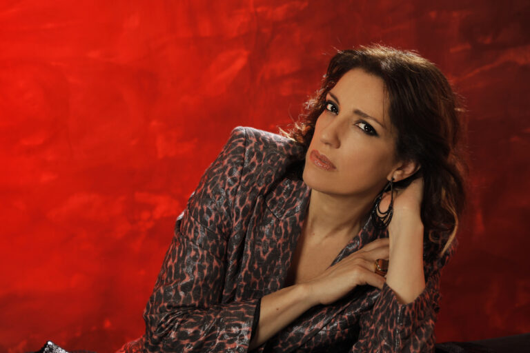 LIGIA PIRO presenta ALMA DE DIAMANTE