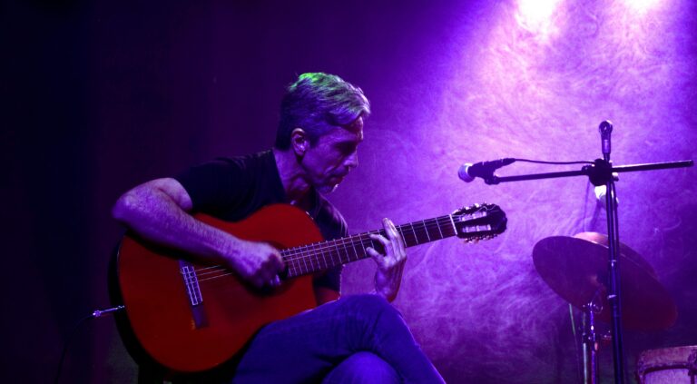 Marcelo Stenta presenta Solo y acompañado Gran Salón