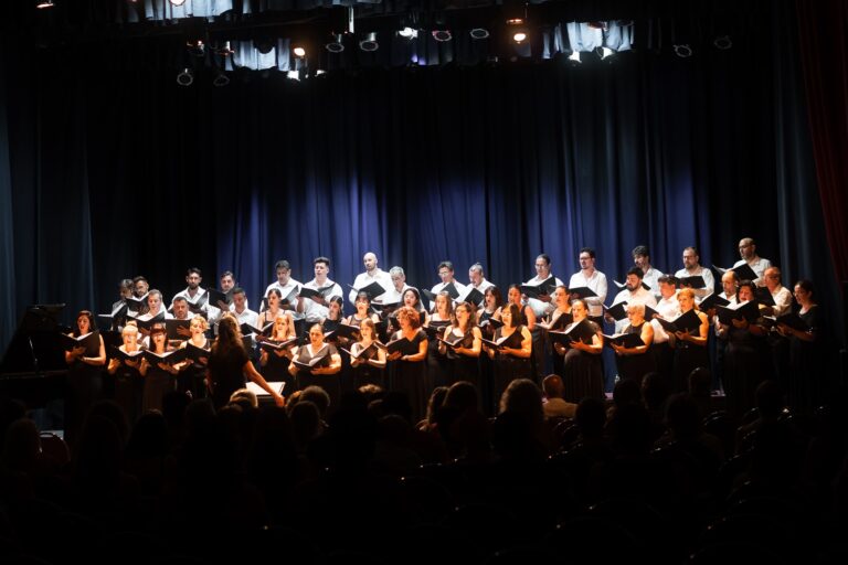 El Coro Polifónico de Santa Fe presenta Cantos de América