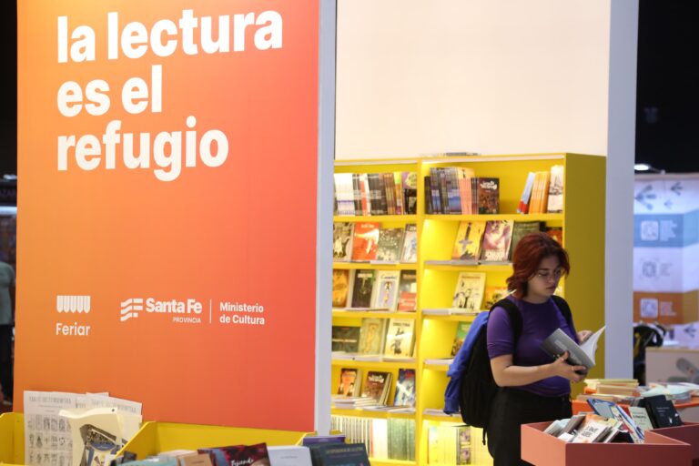 Abre la convocatoria para participar del stand del Ministerio de Cultura en las ferias del libro de Santa Fe y Rosario