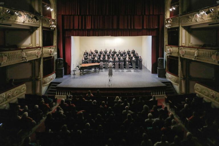 Músicas Fantásticas: el Coro Polifónico celebra su 64° aniversario en el Teatro Municipal de Santa Fe