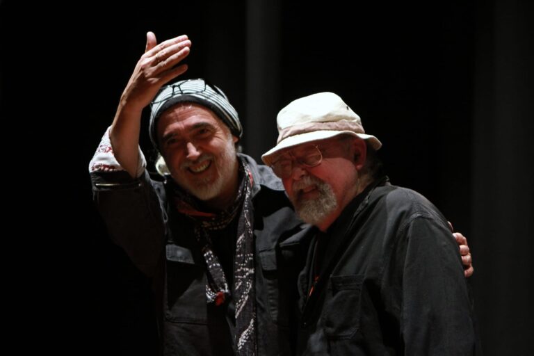 Homenaje a Juan Carlos Cáceres en Plataforma Lavardén