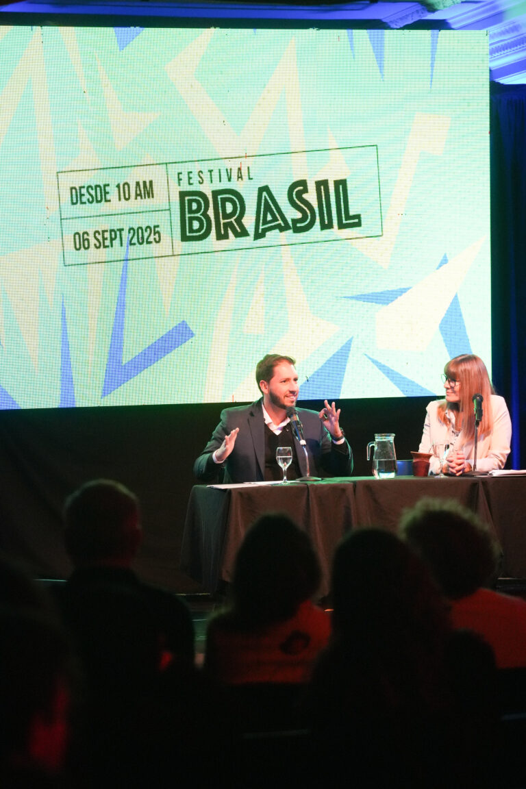 “La política cultural es central en la agenda de los gobiernos democráticos contemporáneos”