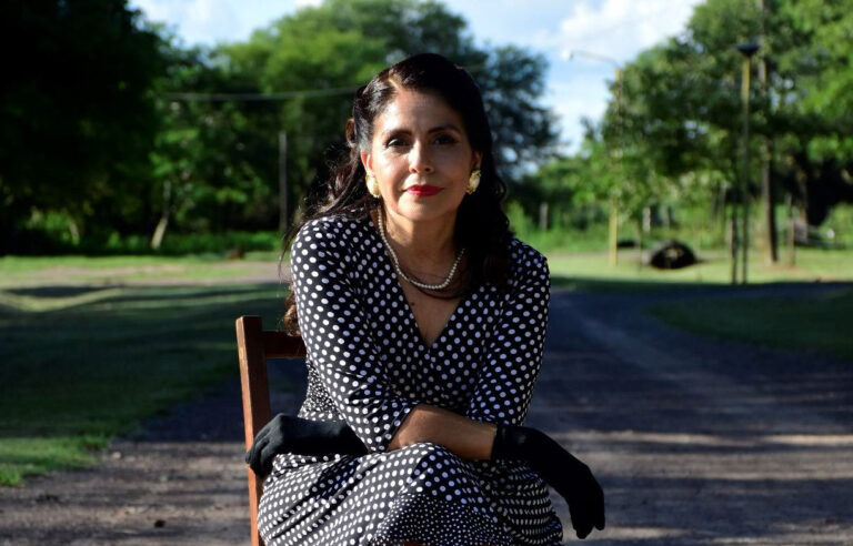 El chamamé enamora por su profunda poética. De alguna manera, a través suyo el destierro se vuelve un poco menos doloroso