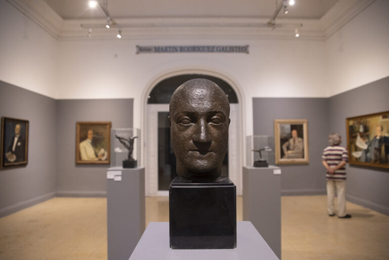 Rosa Galisteo: recorrido mediado por la exposición patrimonial de Luis León de los Santos