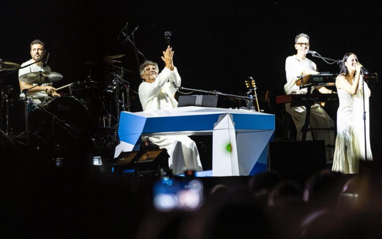 Rosario siempre estuvo cerca: más de 300 mil personas abrazaron a Fito en un reencuentro histórico con su ciudad