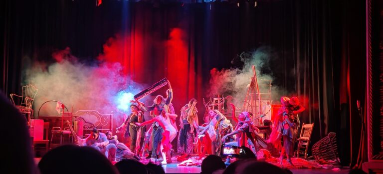 La Escuela de Teatro y Títeres de Rosario presenta “Fuego Ciruja”