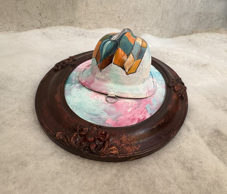 El Memorial de Salta 2141 inaugura una muestra de cascos intervenidos que serán subastados con fines solidarios