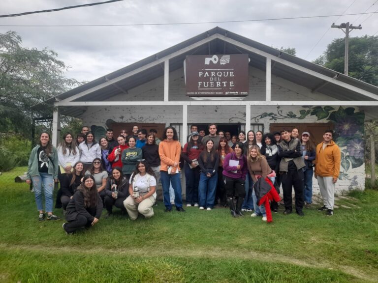Estudiantes de arquitectura de la UNR visitaron el Parque del Fuerte en Puerto Gaboto