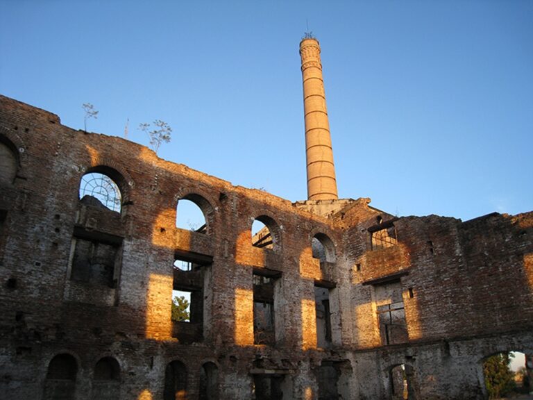 Obra sobre la Forestal en ATE Casa España.