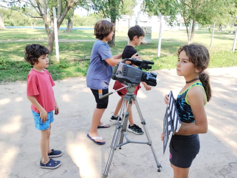Conversatorio sobre cine experimental y las infancias en Sapukay