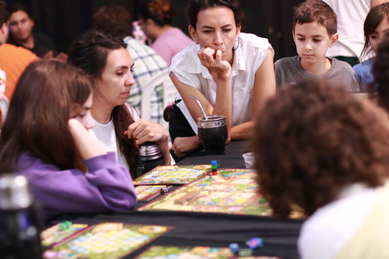 Villa Constitución será sede de una capacitación innovadora sobre juegos de mesa, en el marco del encuentro Mesa en Común