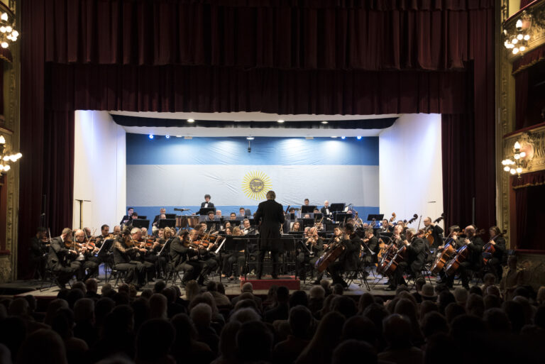 La Orquesta Sinfónica de Santa Fe brindará un concierto especial por la Revolución de Mayo