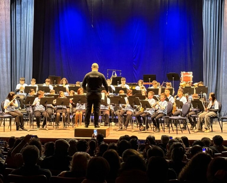 Concierto de las Bandas Sinfónicas de Niños y Juvenil de la Escuela de Música Nº9901