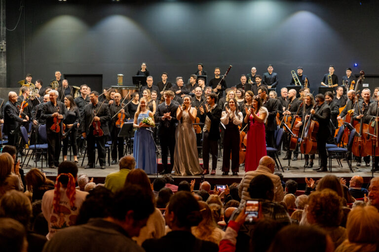 Historia, presente y futuro: la Sinfónica santafesina acompañó a las y los ganadores del certamen Jóvenes Artistas