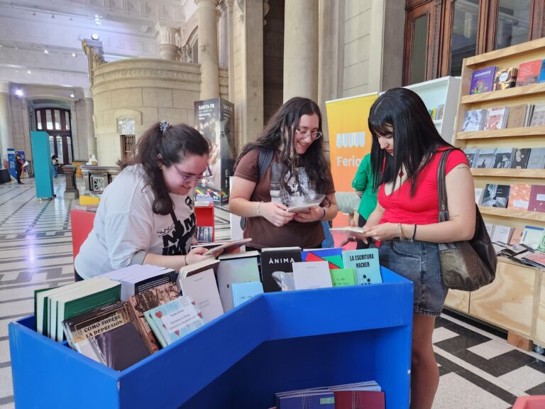 La XXXII Feria del Libro de Santa Fe reunirá a destacadas figuras de la literatura argentina