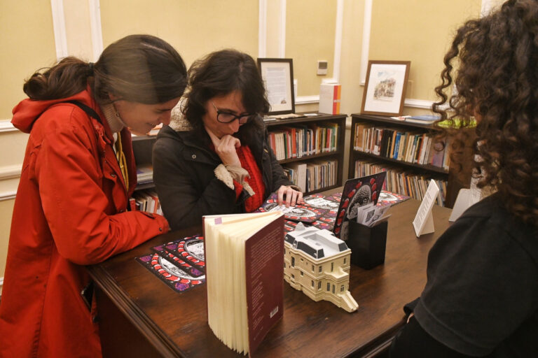 FLUYA, 1º Feria del Libro Usado y Antiguo en la Casa de la Cultura